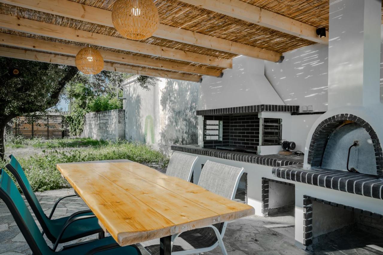 Serotonin Gaitani Exterior photo